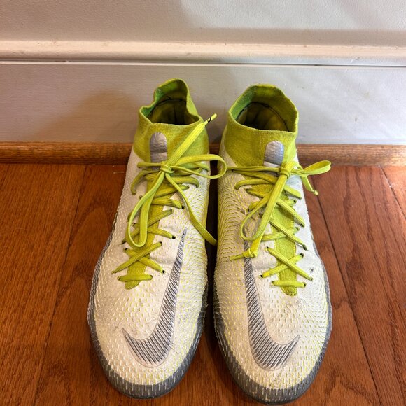 Nike Phantom GT Elite Soccer Cleats - 7.5 mens / 9 womens - Picture 2 of 8